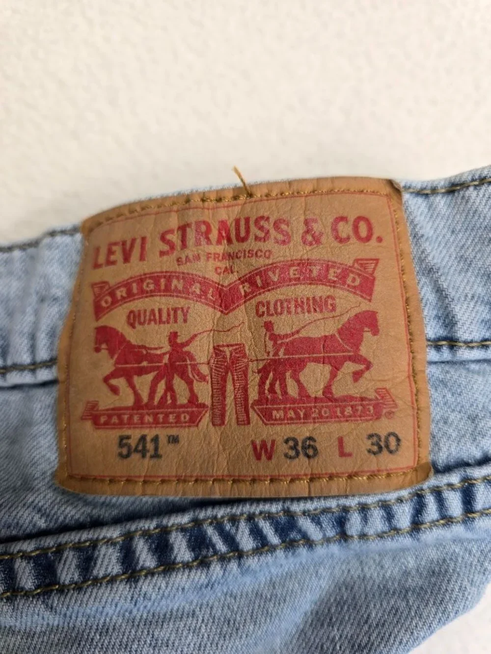 Levis 541 Athletic Fit Jeans W36 L30 Light Wash Denim